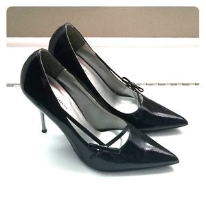 Black Patent Leather Pointed Toe Stilettos